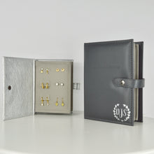 Load image into Gallery viewer, Personalised Monogram Wreah Earring Storage Book